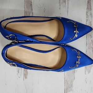Sapphir blue with intriciate silver  heels